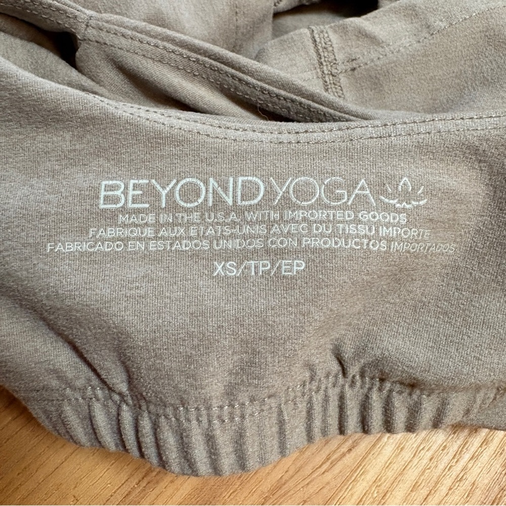 Beyond Yoga Racerback Crop Top - Picture 3 of 3